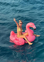 Smart Yacht Cyprus – fun on the sea with inflatable flamingo